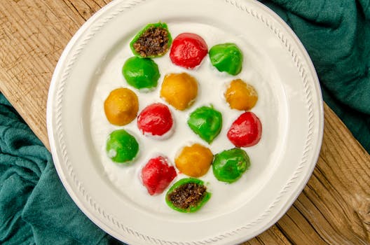 Explore Malaysian Street Food: A Guide to Dishes, Prices & Etiquette